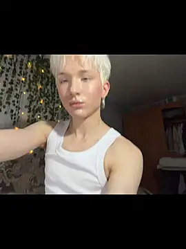 TwinkRyder online show from March 10, 2026, 12:32 pm