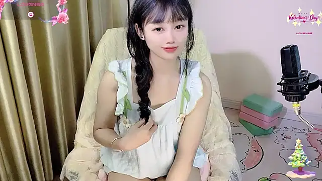 okyssa online show from June 5, 2026, 6:52 am