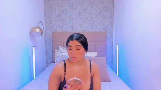 ZeynepYilmaz online show from April 4, 2026, 9:34 pm