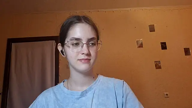 Katelemon online show from May 27, 2026, 1:19 pm