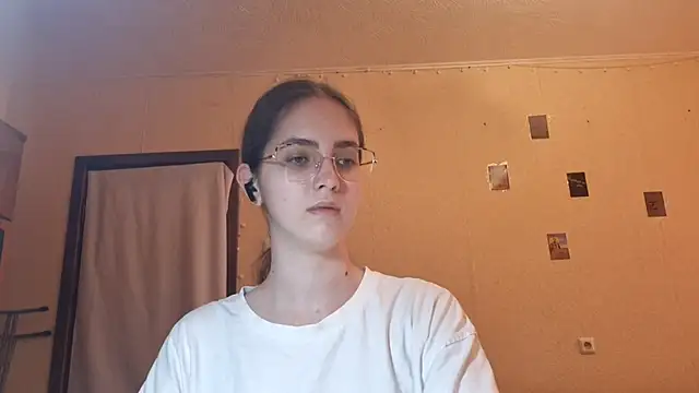 Katelemon online show from June 22, 2026, 12:46 pm