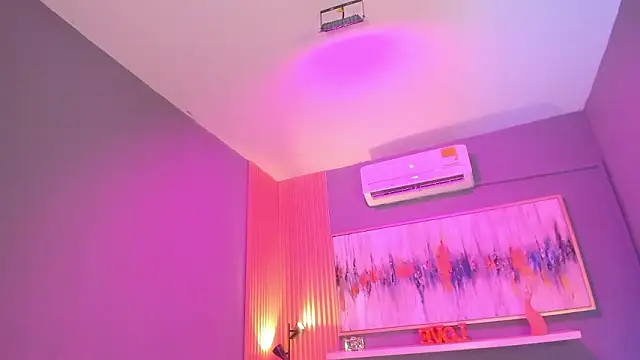 Snapshot of janinne_lu chatting on February 24, 2026, 10:57 am janinne lu online show from February 24, 2026, 10:57 am