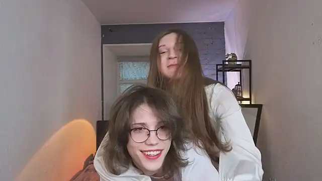 ZoriaLovesLuna online show from March 5, 2026, 1:51 pm