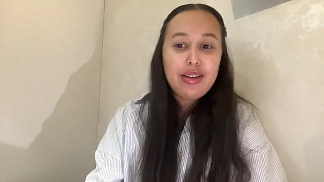 Dana 005 online show from March 5, 2026, 8:49 pm