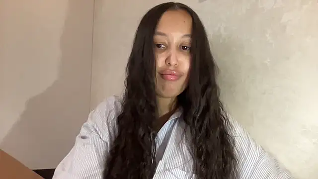Dana 005 online show from May 23, 2026, 8:46 pm