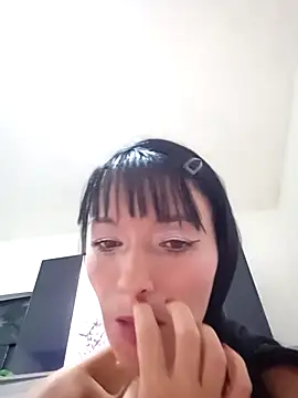 sandy 11  online show from April 11, 2026, 7:45 am