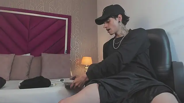 Snapshot of Dominic_Foxx chatting on February 25, 2026, 8:40 pm Dominic Foxx online show from February 25, 2026, 8:40 pm