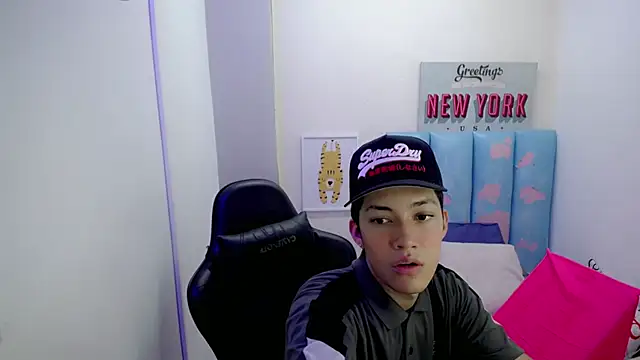 Street poemm  online show from April 15, 2026, 8:53 pm