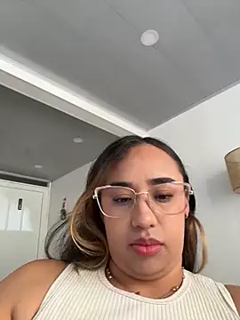 Eyssha online show from February 26, 2026, 2:49 pm