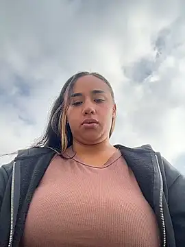 Snapshot of Eyssha chatting on March 23, 2026, 12:53 pm Eyssha online show from March 23, 2026, 12:53 pm