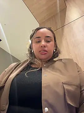 Snapshot of Eyssha chatting on April 8, 2026, 12:32 am Eyssha online show from April 8, 2026, 12:32 am