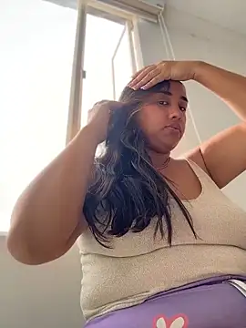 Snapshot of Eyssha chatting on April 8, 2026, 12:38 pm Eyssha online show from April 8, 2026, 12:38 pm