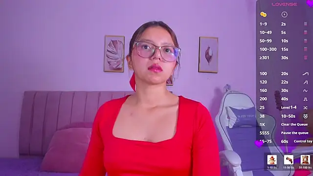 Zoow bluussh online show from April 8, 2026, 12:05 pm