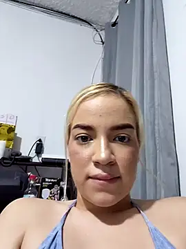 Snapshot of Lana_C chatting on May 28, 2026, 2:09 am Lana C online show from May 28, 2026, 2:09 am