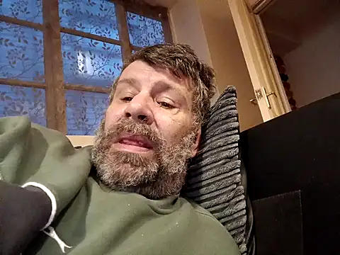 stud2512 online show from April 15, 2026, 6:59 pm