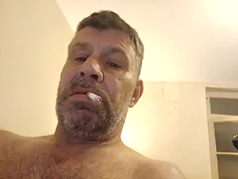 stud2512 online show from May 4, 2026, 11:23 pm