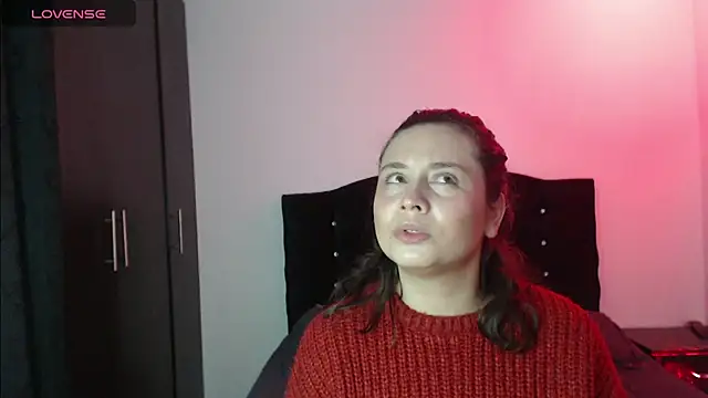 Ana  arms online show from April 13, 2026, 5:18 pm