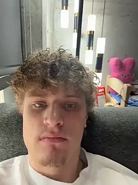 Snapshot of PAPITRVN chatting on March 2, 2026, 11:11 pm PAPITRVN online show from March 2, 2026, 11:11 pm