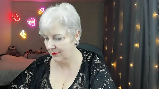 Mary-Leee online show from April 15, 2026, 6:26 pm