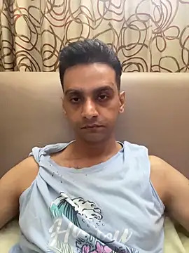 online4u08 online show from May 17, 2026, 7:21 pm