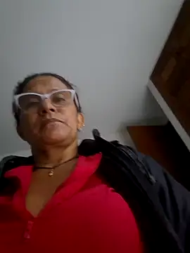 Lorenaluna online show from March 16, 2026, 7:56 am