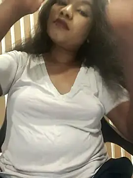 Snapshot of Cutie_bae011 chatting on February 22, 2026, 12:15 pm Cutie bae011 online show from February 22, 2026, 12:15 pm