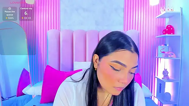 Snapshot of ArianaRougee chatting on July 1, 2026, 3:41 am ArianaRougee online show from July 1, 2026, 3:41 am