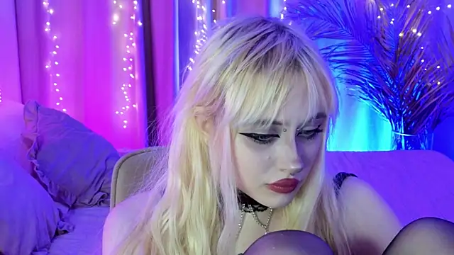 rraffaellka online show from June 18, 2026, 9:41 pm