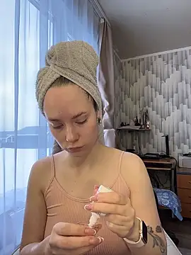 DivaAurum online show from March 16, 2026, 7:34 am