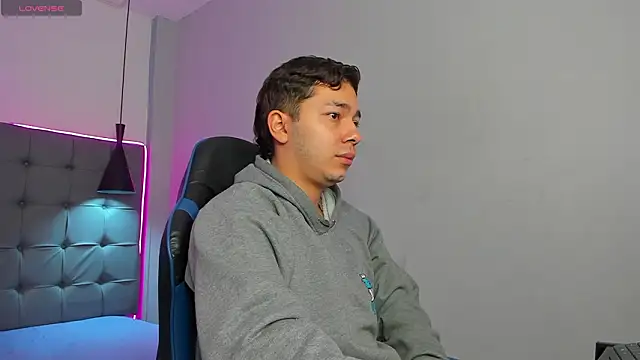 Snapshot of Julian_Smith21 chatting on February 25, 2026, 12:15 pm Julian Smith21 online show from February 25, 2026, 12:15 pm