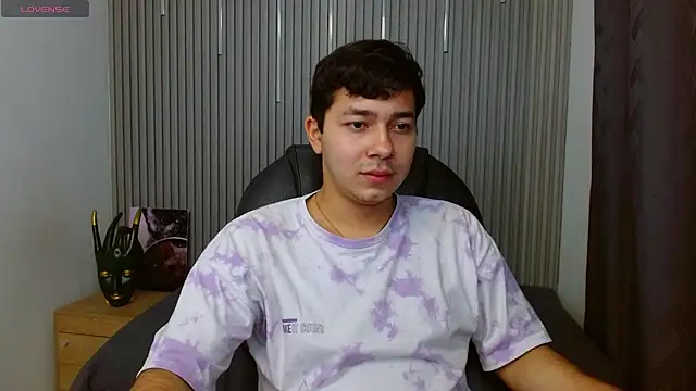 Julian Smith21 online show from April 7, 2026, 12:22 am