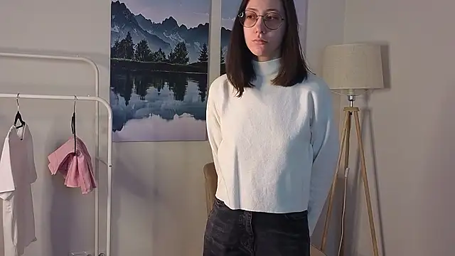 DoraWhitrock online show from February 22, 2026, 6:46 am