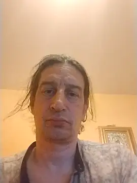 pursy5423 online show from May 5, 2026, 11:57 pm