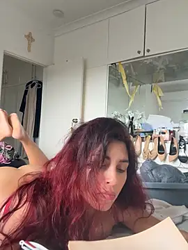 Snapshot of touchmybodybaby chatting on February 25, 2026, 11:47 pm touchmybodybaby online show from February 25, 2026, 11:47 pm