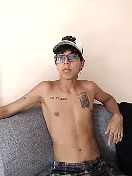 Snapshot of TuPapi_21 chatting on March 28, 2026, 9:03 pm TuPapi 21 online show from March 28, 2026, 9:03 pm