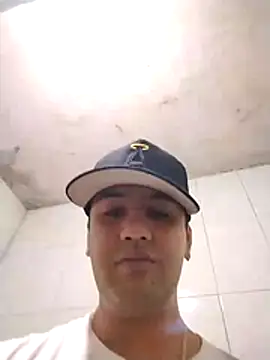 Snapshot of trox_memide21cm chatting on July 4, 2026, 10:49 pm trox memide21cm online show from July 4, 2026, 10:49 pm