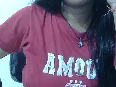 cute momo love online show from June 15, 2026, 5:20 am