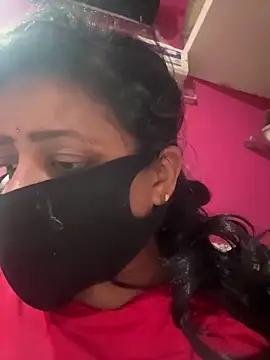 sweet lips77 online show from March 10, 2026, 7:41 pm