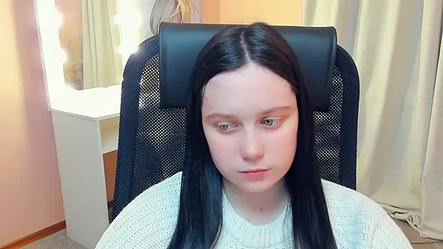 LynnaNull online show from February 26, 2026, 1:54 pm