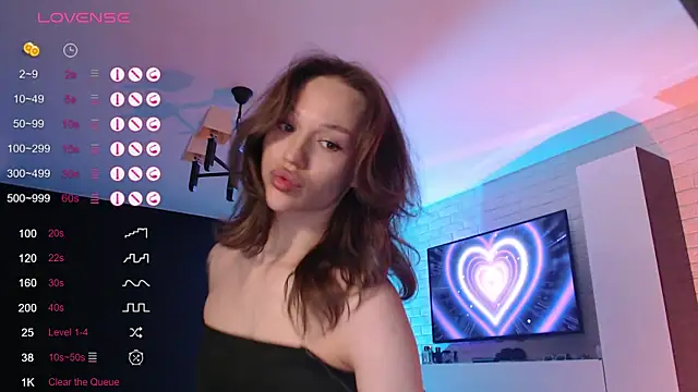 Jade Amore online show from April 4, 2026, 4:04 pm