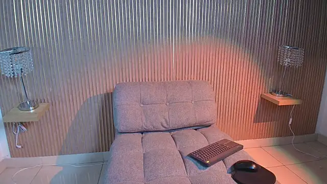 Snapshot of yvone_johnson chatting on February 27, 2026, 1:11 pm yvone johnson online show from February 27, 2026, 1:11 pm