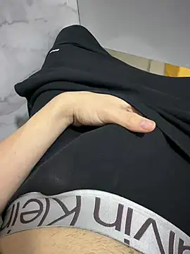 Snapshot of Vireontr1 chatting on February 22, 2026, 4:49 pm Vireontr1 online show from February 22, 2026, 4:49 pm