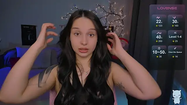 Snapshot of SoftyMooon chatting on March 3, 2026, 6:03 pm SoftyMooon online show from March 3, 2026, 6:03 pm