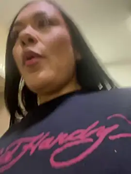 Tiffanyy Lam online show from February 25, 2026, 9:35 pm