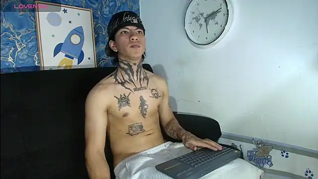 Snapshot of Tessarion_Black chatting on June 30, 2026, 5:19 am Tessarion Black online show from June 30, 2026, 5:19 am