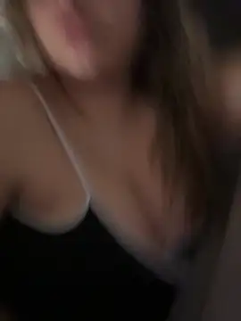 luciaaa 33 online show from March 18, 2026, 9:07 pm