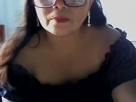 Flowerblossom123 online show from April 17, 2026, 4:26 am