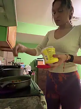 Snapshot of celenia chatting on February 27, 2026, 7:03 pm celenia online show from February 27, 2026, 7:03 pm