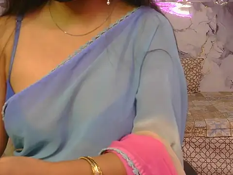 Aayesha-queen online show from June 2, 2026, 4:03 am
