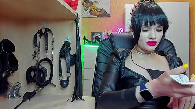 KristiTopxx online show from October 15, 2025, 6:08 pm